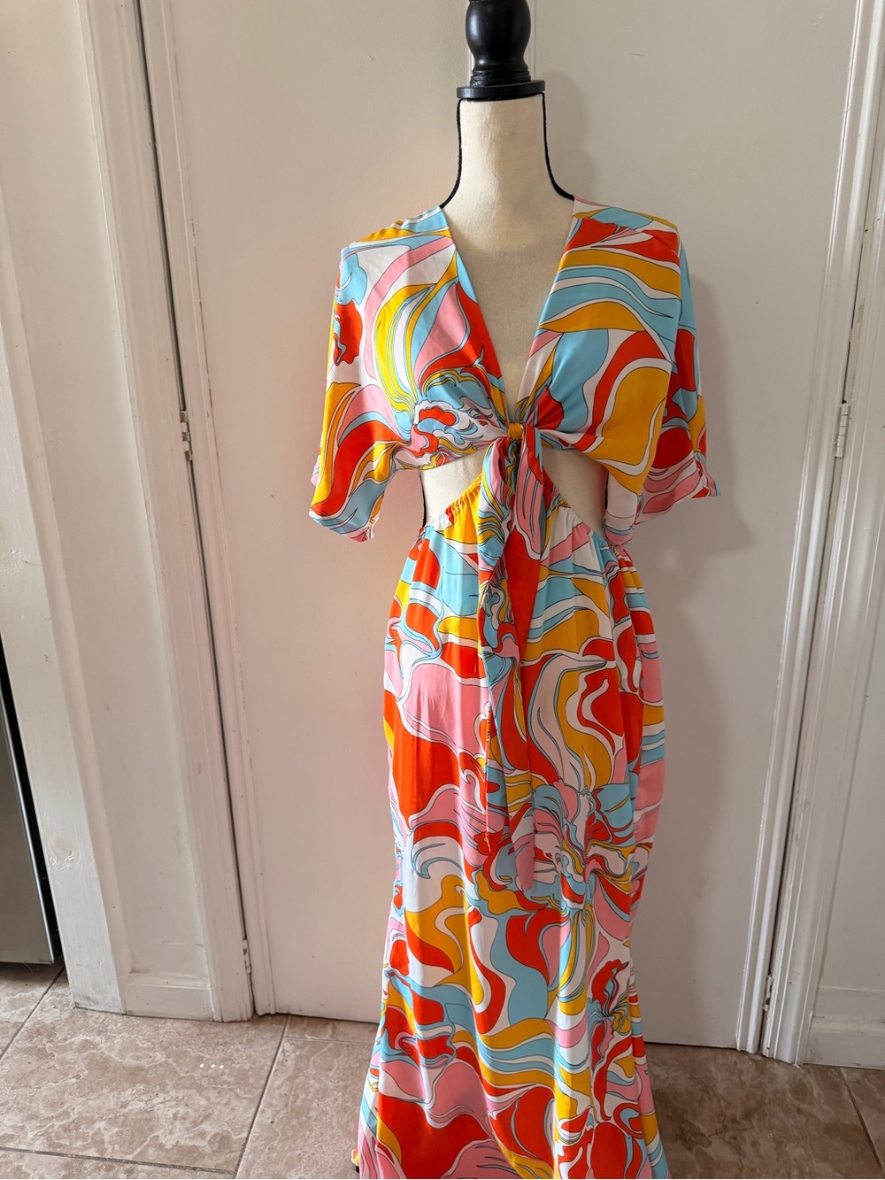 Multicolor Swirl Tie-Front Maxi Dress - Vibrant Pink & Orange